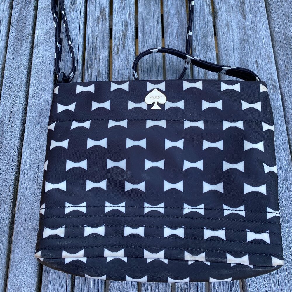 Kate Spade crossbody, clack with white bow print
